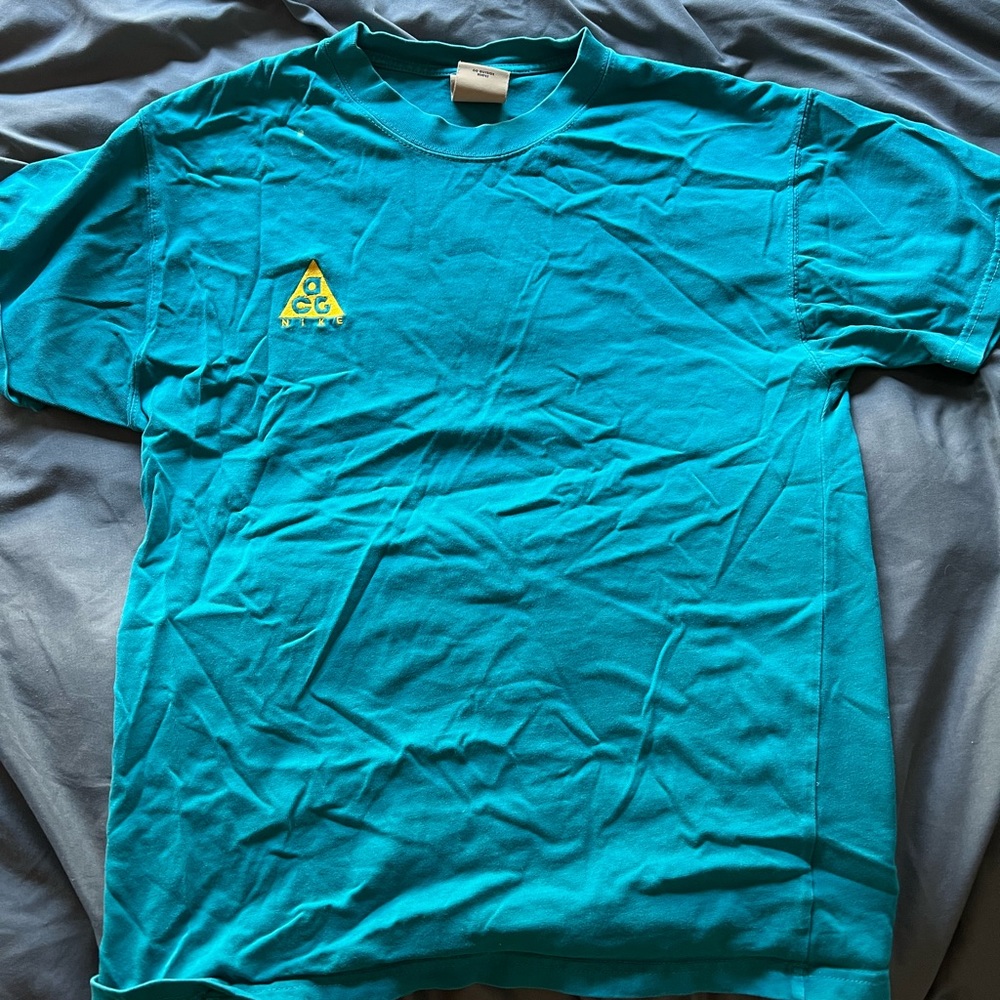 Men’s Nike ACG T-Shirt Size Small